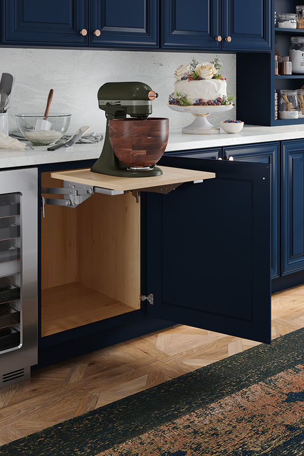 /file/media/midcontinent/products/cabinet_interiors/basemixercabinet023pntrgts.jpg