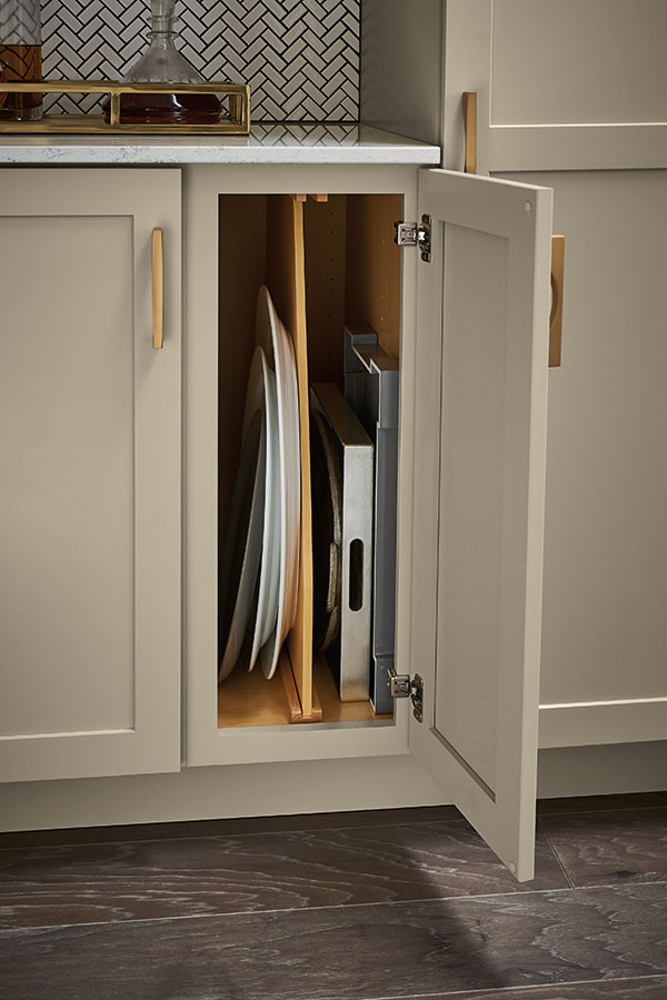 /file/media/midcontinent/products/cabinet_interiors/woodtraydivider.jpg