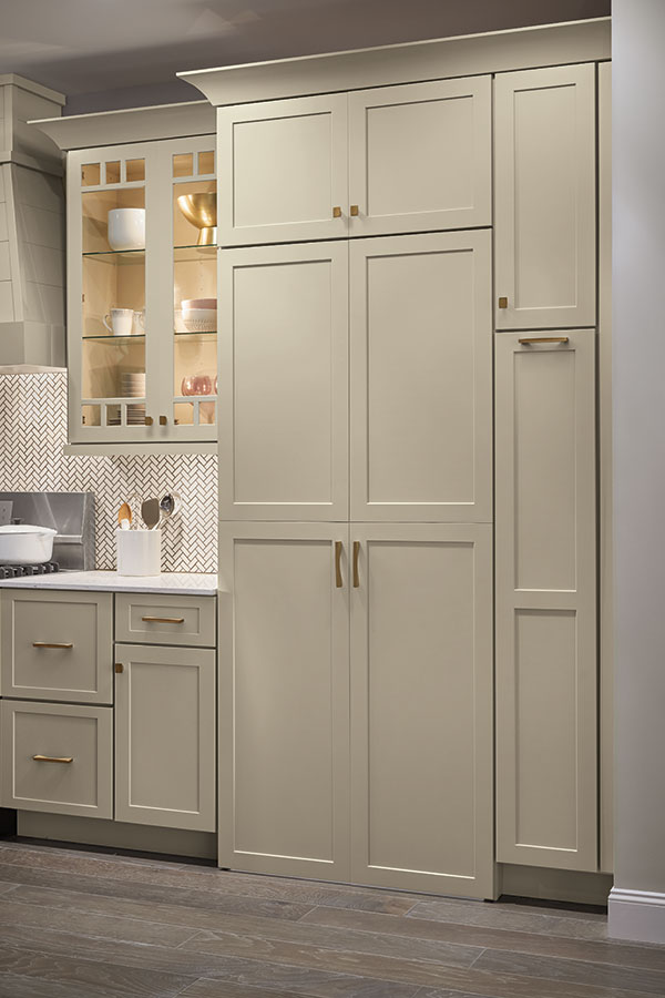 /file/media/midcontinent/products/specialty_cabinets/montgomegrmgrzk5.jpg